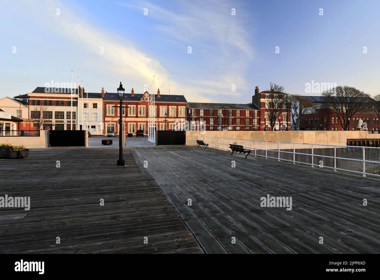 Architettura a Nelson Street, Hull Marina, Kingston-upon-Hull, East Riding of Yorkshire, Humberside, Inghilterra, Regno Unito Foto Stock