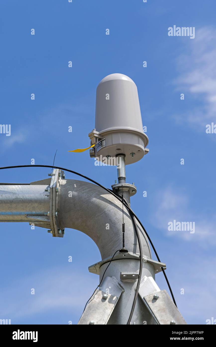 Sistema di irrigazione antenna GPS omnidirezionale moderne attrezzature agricole Foto Stock