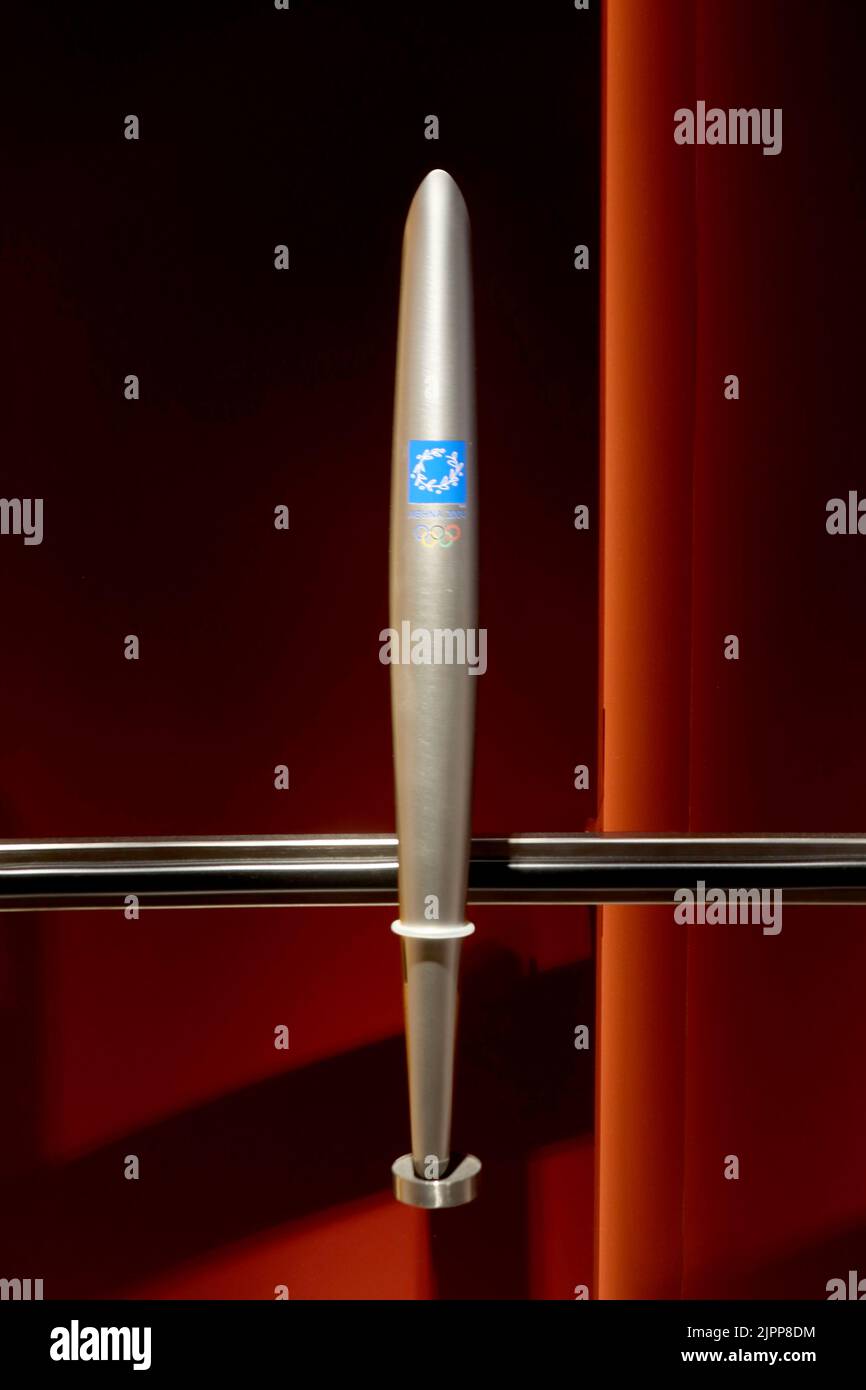 Losanna, Svizzera, 08.17.2022, torcia olimpica di Atene al Museo Olimpico di Losanna, sale interne, look dei giochi, mascotte, Museo Olimpico, SW Foto Stock