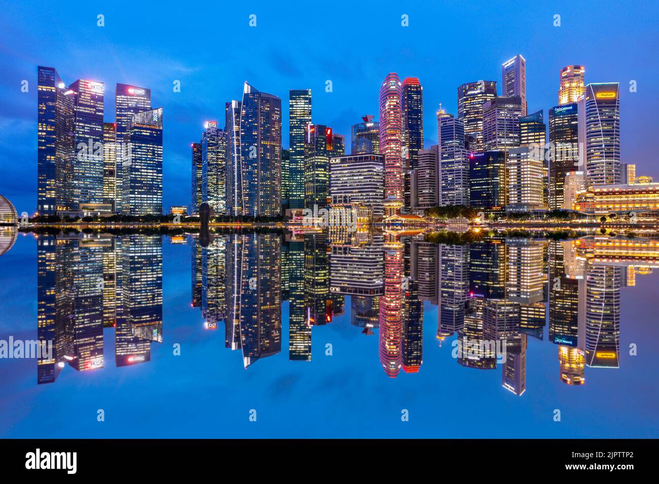 Singapore CBD durante l'ora blu. Foto Stock