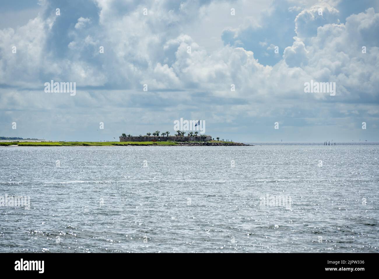 Castello Pinckney, una piccola fortificazione in muratura costruita dal governo degli Stati Uniti, nel porto di Charleston, Carolina del Sud nel 1810 Foto Stock