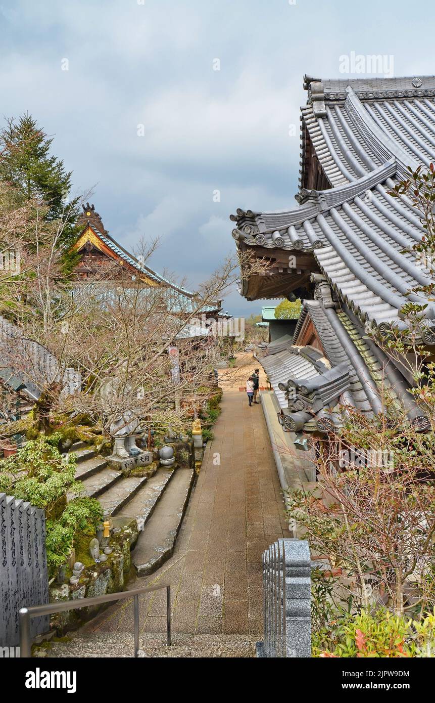 Daishō-in o Daisyō-in è uno storico complesso di templi giapponesi con molti santuari e statue sul Monte Misen, isola di Itsukushima, Giappone. Foto Stock