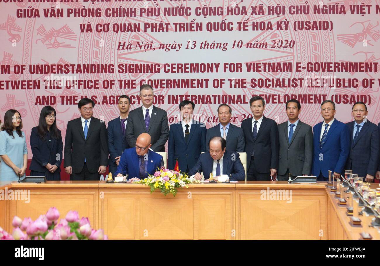 Gli Stati Uniti annunciano assistenza per rafforzare la capacità di governo elettronico del Vietnam - 50467602158 Foto Stock