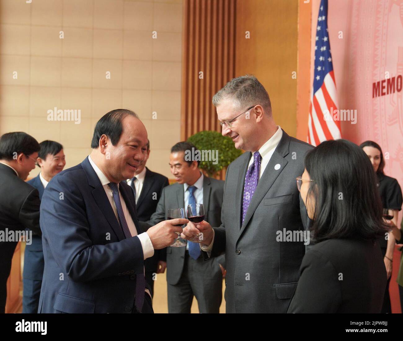 Gli Stati Uniti annunciano assistenza per rafforzare la capacità di governo elettronico del Vietnam - 50467811493 Foto Stock
