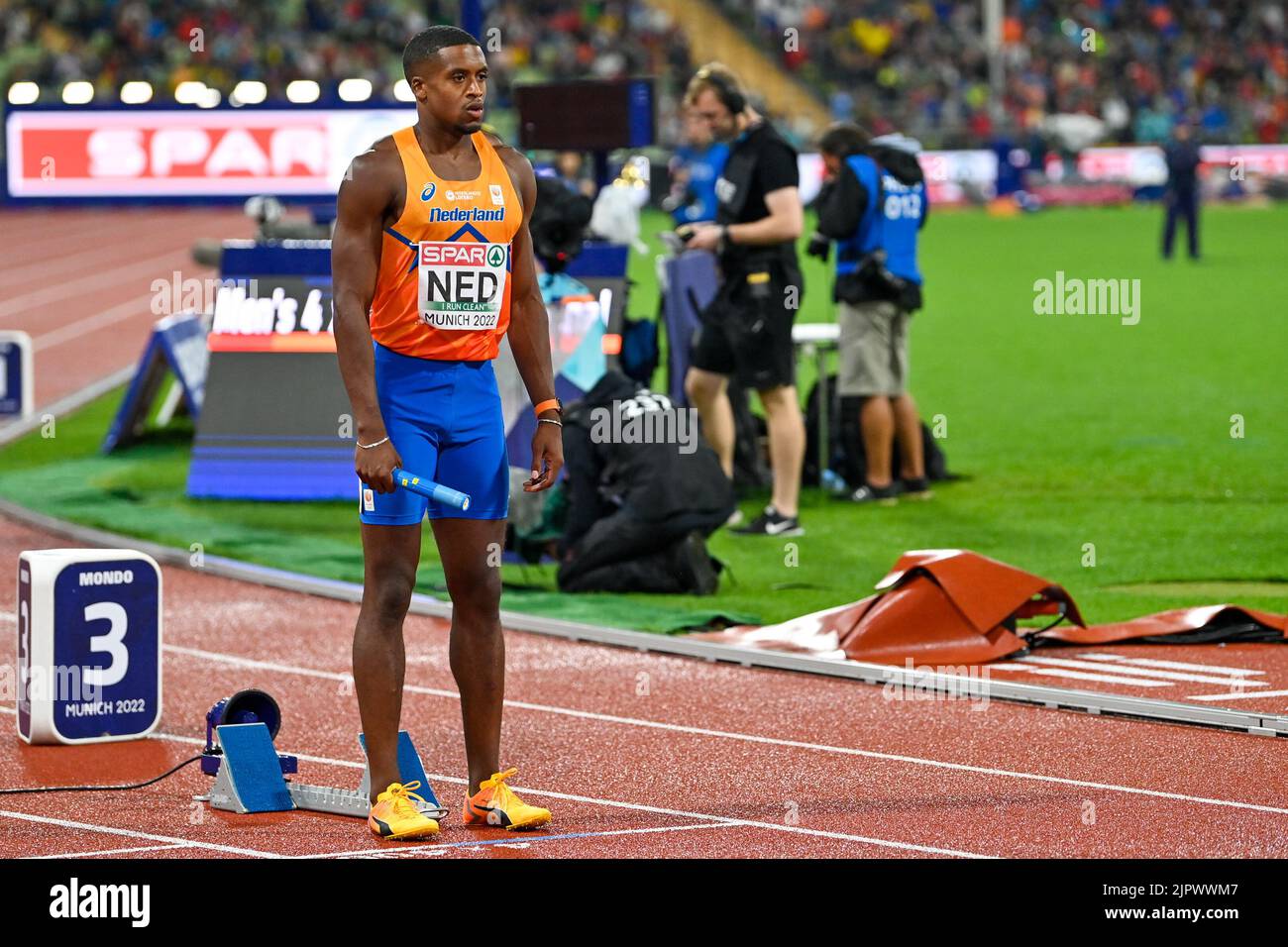 MUNCHEN, GERMANIA - 20 AGOSTO: Isayah Boers of the Netherlands in gara nel 4x400m maschile ai Campionati europei di Monaco 2022 all'Olympiastadion del 20 agosto 2022 a Monaco (Foto di Andy Astfalck/BSR Agency) Foto Stock