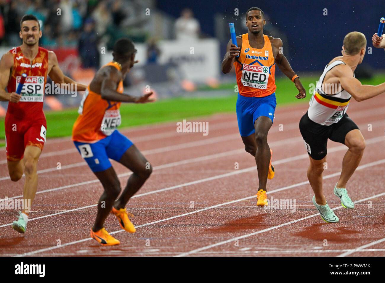 MUNCHEN, GERMANIA - 20 AGOSTO: Isayah Boers of the Netherlands in gara nel 4x400m maschile ai Campionati europei di Monaco 2022 all'Olympiastadion del 20 agosto 2022 a Monaco (Foto di Andy Astfalck/BSR Agency) Foto Stock