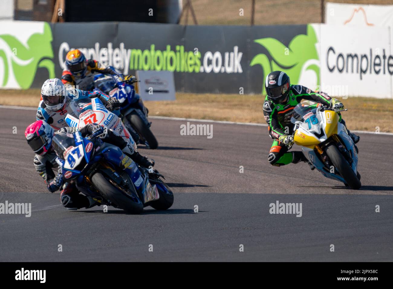 Korie McGreevy 57 Bradley Perie 97 Jamie Perrin 75 Jamie Van Sikkelerus 74 British Super Bikes GP2 Thruxton 2022 Foto Stock