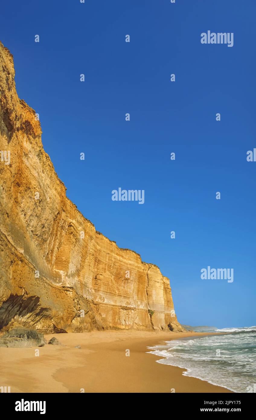 Alte scogliere a Gibson Steps, Great Ocean Road, Victoria, Australia Foto Stock