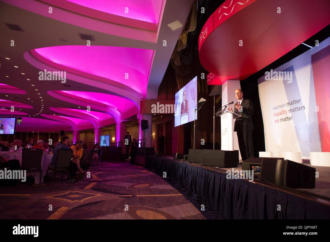 Thomas Perez si rivolge al National Partnership for Women & Families Annual Luncheon, 2015 (5) Foto Stock