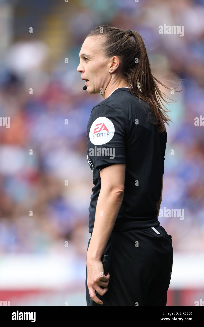 Leicester, Regno Unito. 20th ago, 2022. Assistente arbitro Natalie Aspinall alla partita Leicester City contro Southampton EPL Premier League, al King Power Stadium di Leicester, Regno Unito, il 20 agosto 2022 credito: Paul Marriott/Alamy Live News Foto Stock