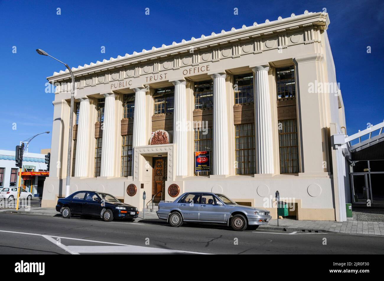 Public Trust Office in Tennyson Street a Napier, una città costiera sulla Hawkes Bay, sull'isola del Nord in Nuova Zelanda. Ricostruito dopo un terremoto del 1931, il Foto Stock