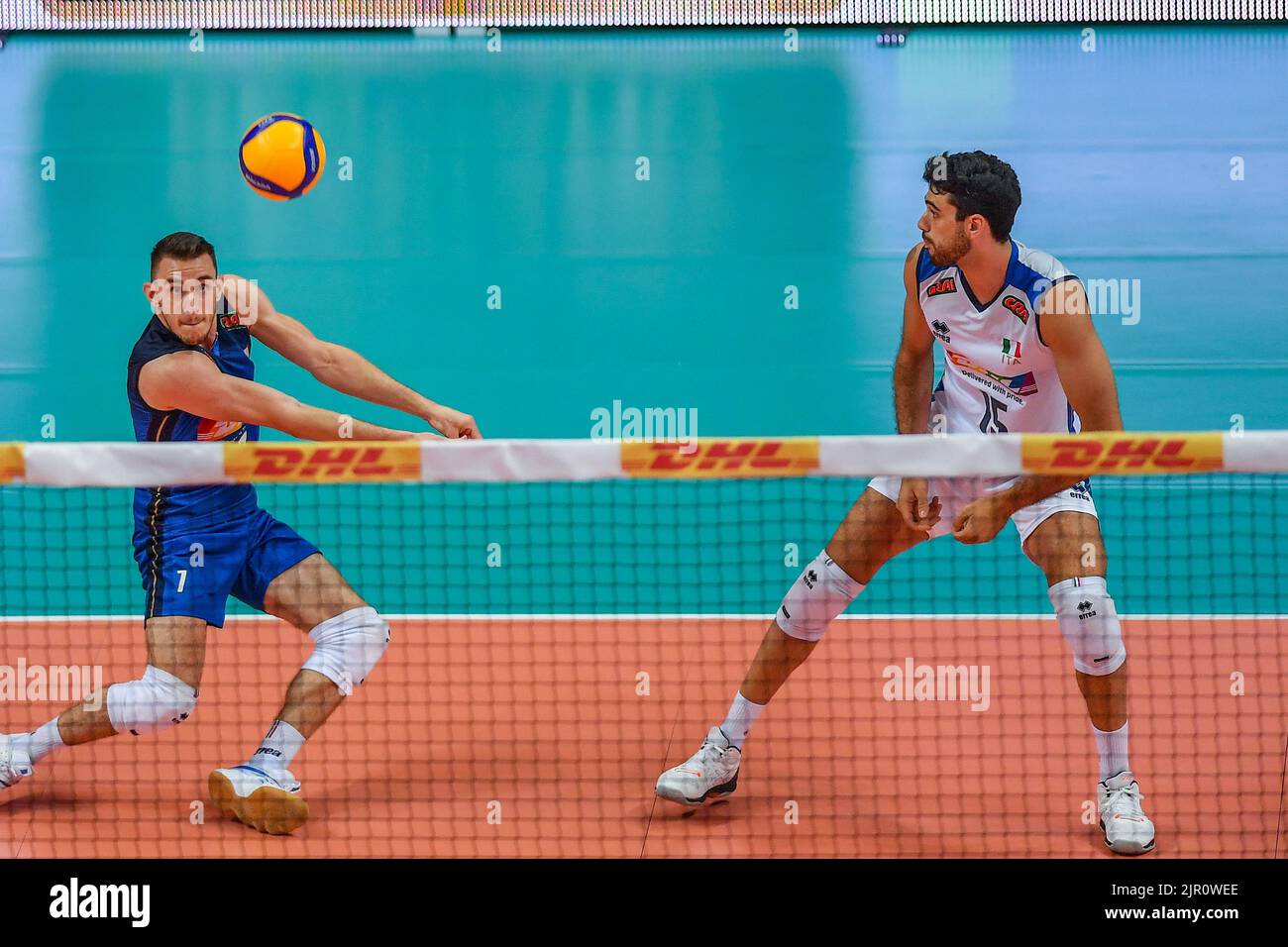 Cuneo, Cuneo, Italia, 20 agosto 2022, Fabio Balaso (Italia) - Daniele Lavia (Italia) durante il torneo DHL Test Match - Italia vs Giappone - Volley in Foto Stock