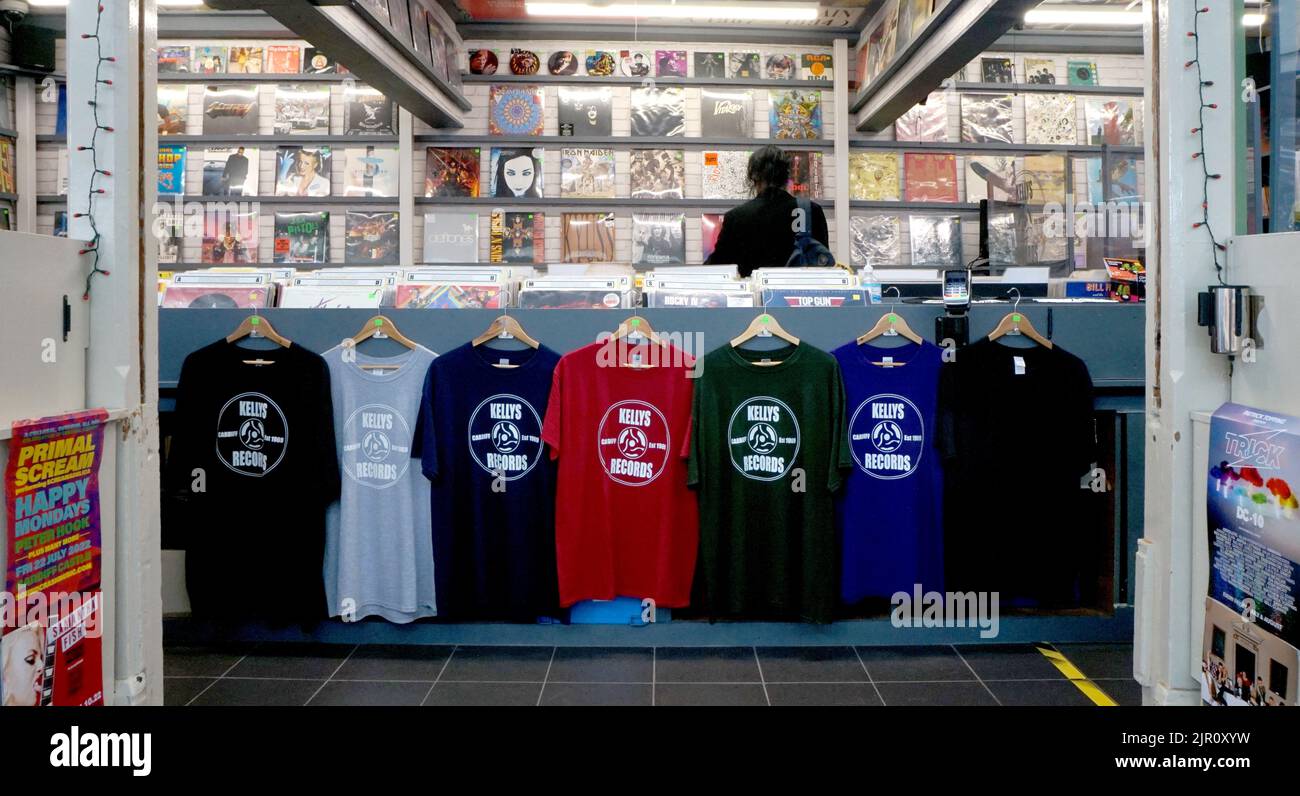 Kellys Records, nel mercato di Cardiff, fondata negli anni '1970s. Uno dei più grandi negozi di dischi in vinile di seconda mano in Gran Bretagna. Foto Stock
