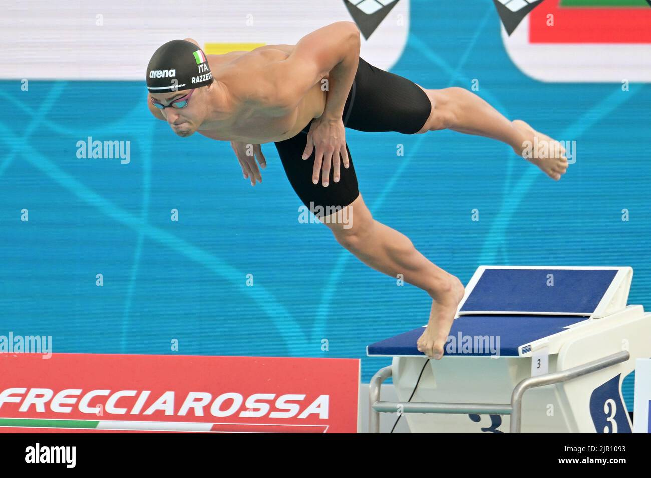 Roma, Italia. 17th ago, 2022. Roma, 17 agosto 2022 Campionati europei di nuoto a Roma 2022 foto: Atleta nazionale Alberto Razzetti durante la gara mista maschile 200m Roma, 17 agosto 2022 Campionati europei di nuoto a Roma 2022 foto: Atleta nazionale italiano Alberto Razzetti durante la gara di medley maschile di 200 metri credito: Agenzia indipendente per le foto/Alamy Live News Foto Stock