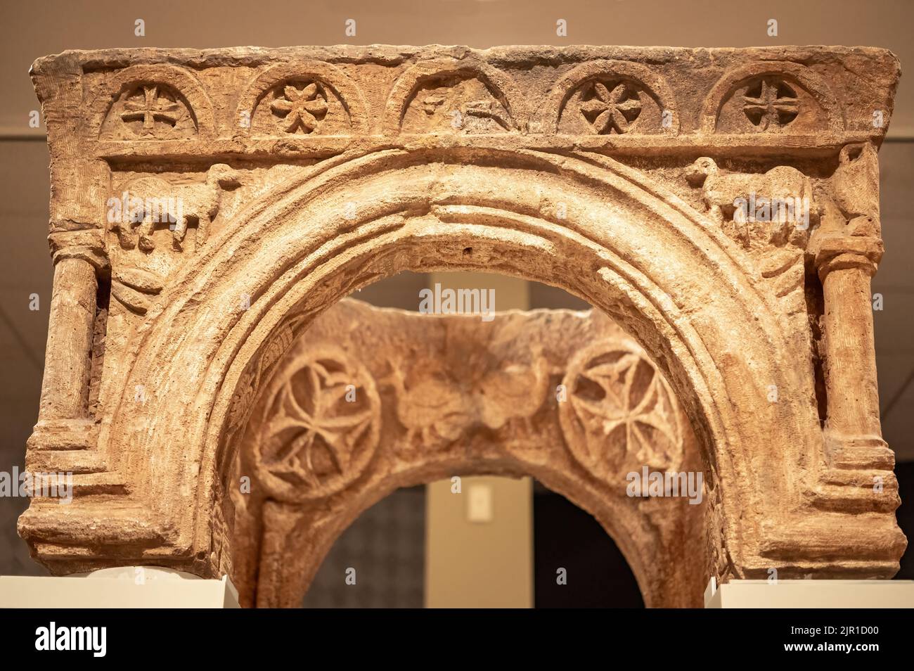 Ciborio o baldacchino da una chiesa bizantina. Foto Stock