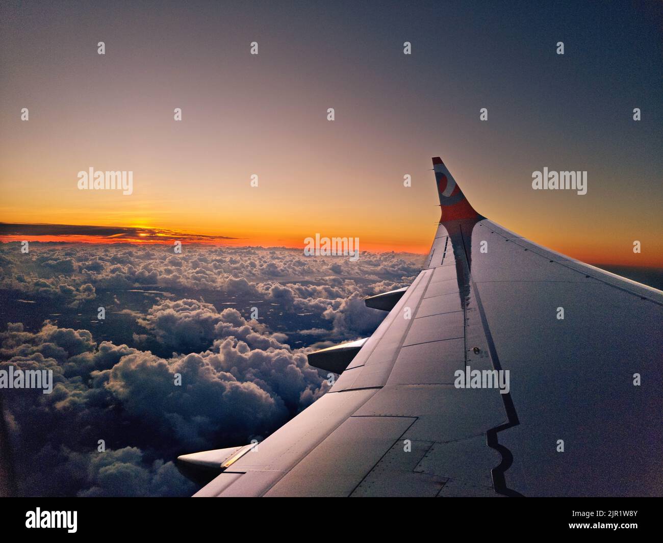 Foto scattate dall'aereo durante l'alba Foto Stock