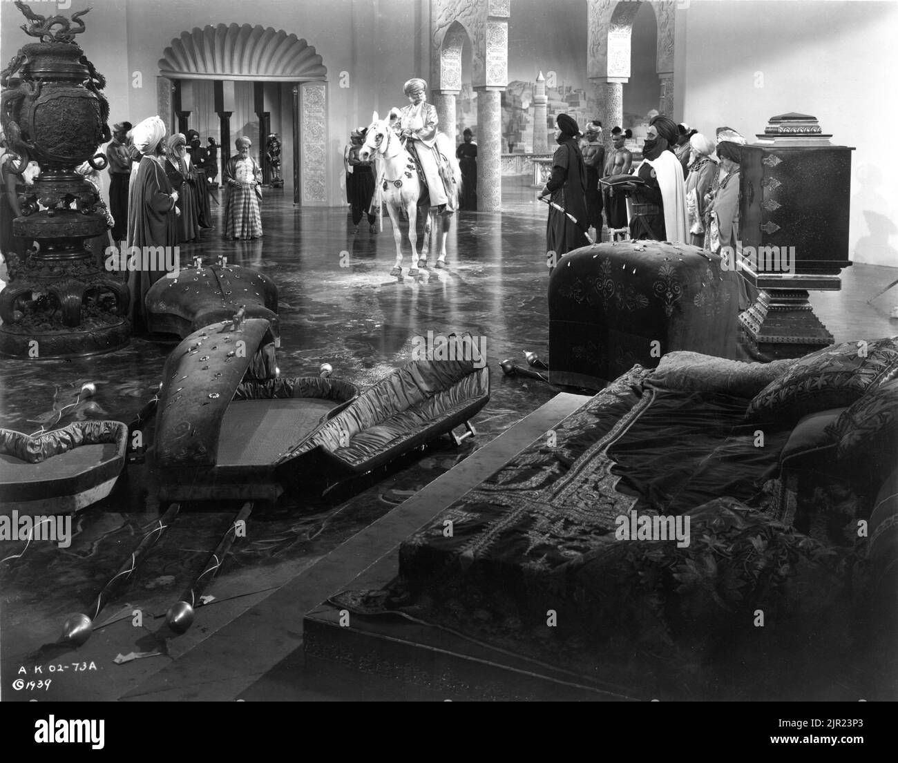 MILES MALLESON e CONRAD VEIDT nel LADRO DI BAGDAD 1940 registi LUDWIG BERGER MICHAEL POWELL TIM WHELAN ALEXANDER KORDA ZOLTAN KORDA WILLIAM CAMERON MENZIES sceneggiatura e dialogo Miles Malleson musica Miklos Rozsa Alexander Korda Films / London Film Productions / United Artists Foto Stock