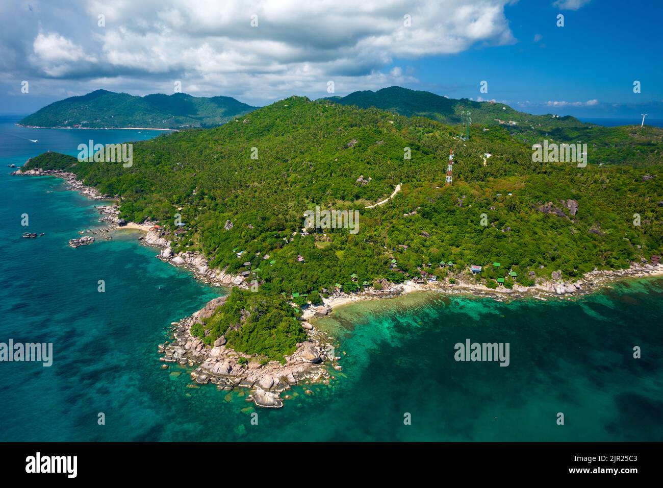 Vista aerea del drone della parte sud dell'isola di Koh Tao, Thailandia Foto Stock