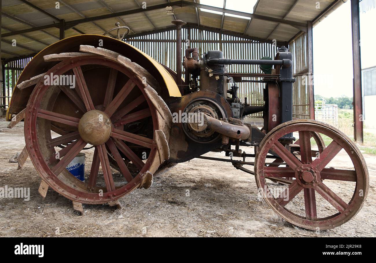 TRATTORE antico con motore incrociato CASE Foto Stock