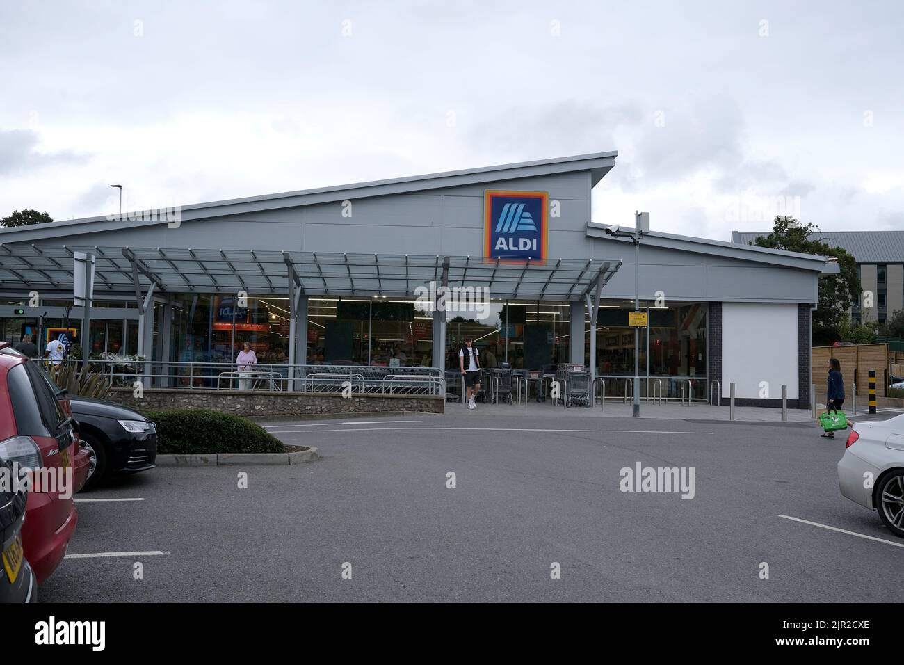 supermercato aldi nella città di mercato di honiton, devon orientale, regno unito 2022 agosto Foto Stock