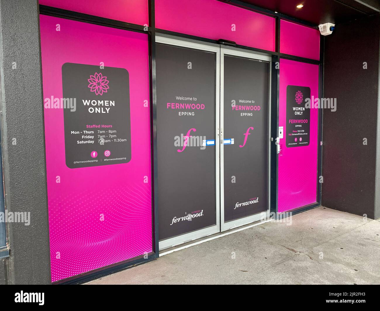 Un fitness fernwood per le donne solo nel club palestra Foto Stock