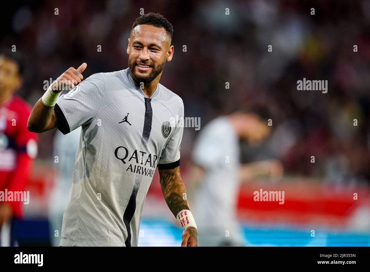 LILLE, FRANCIA - 21 AGOSTO: Neymar di Parigi Saint-Germain durante la partita Ligue 1 Uber mangia tra Lille OSC e Parigi Saint-Germain allo Stade Pierre-Mauroy il 21 agosto 2022 a Lille, Francia (Foto di Joris Verwijst/Orange Pictures) Foto Stock