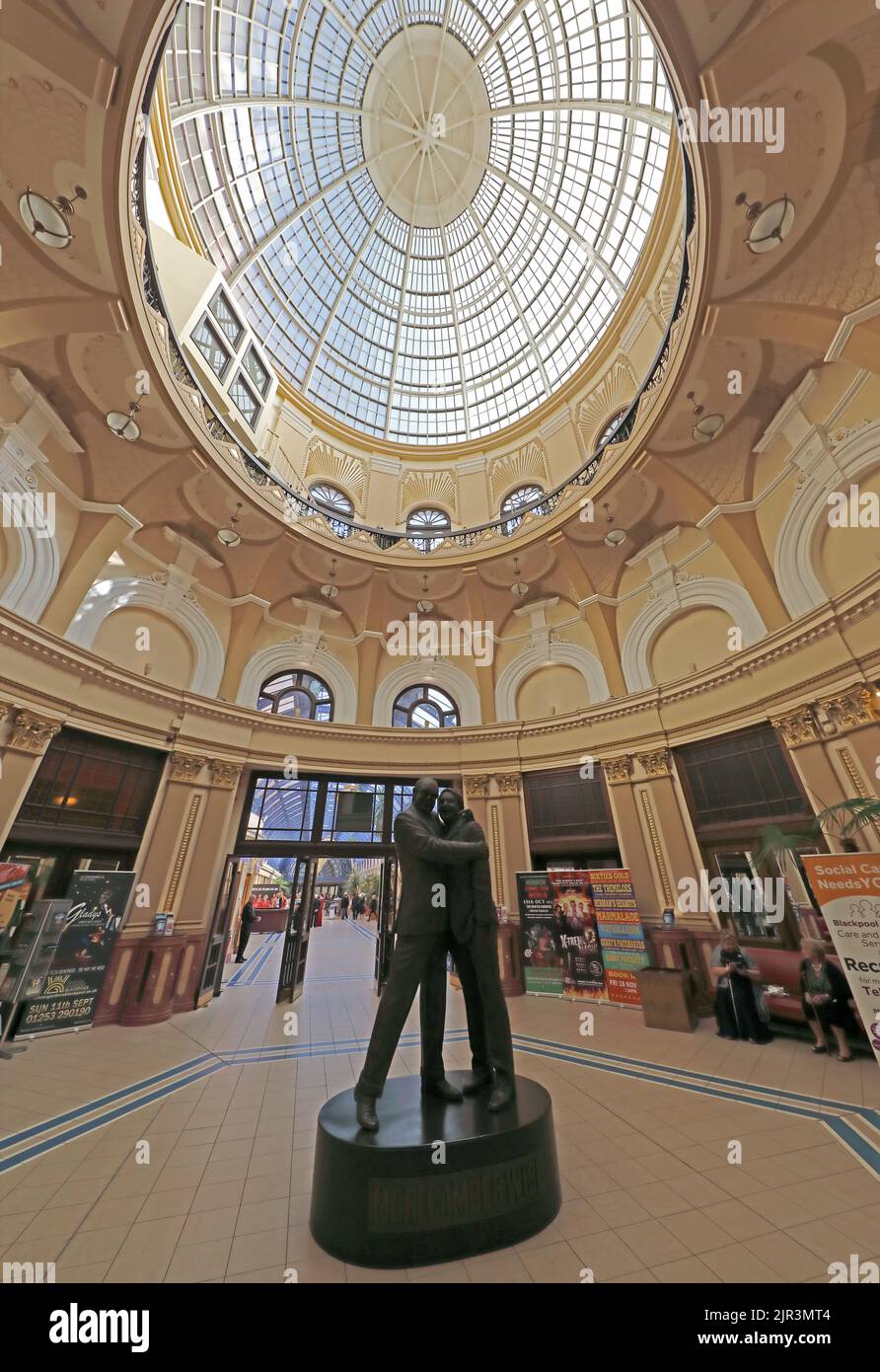 The Blackpool Winter Gardens, 97 Church St, Blackpool, Lancashire, Inghilterra, UK, FY1 1HL - Inside, Morecombe & Wise Foto Stock