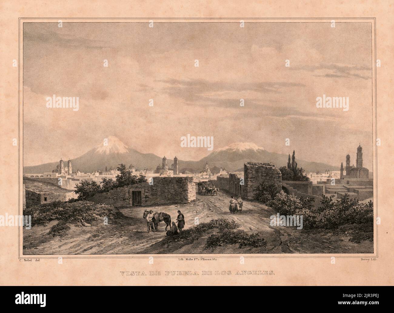 Litografia storica del 19th ° secolo della città di Puebla (Puebla de Los Angeles) con cime innevate dei vulcani Popocatepetl e Iztaccihuatl in lontananza, Puebla, Messico. Tra 1830 e 1850. Foto Stock