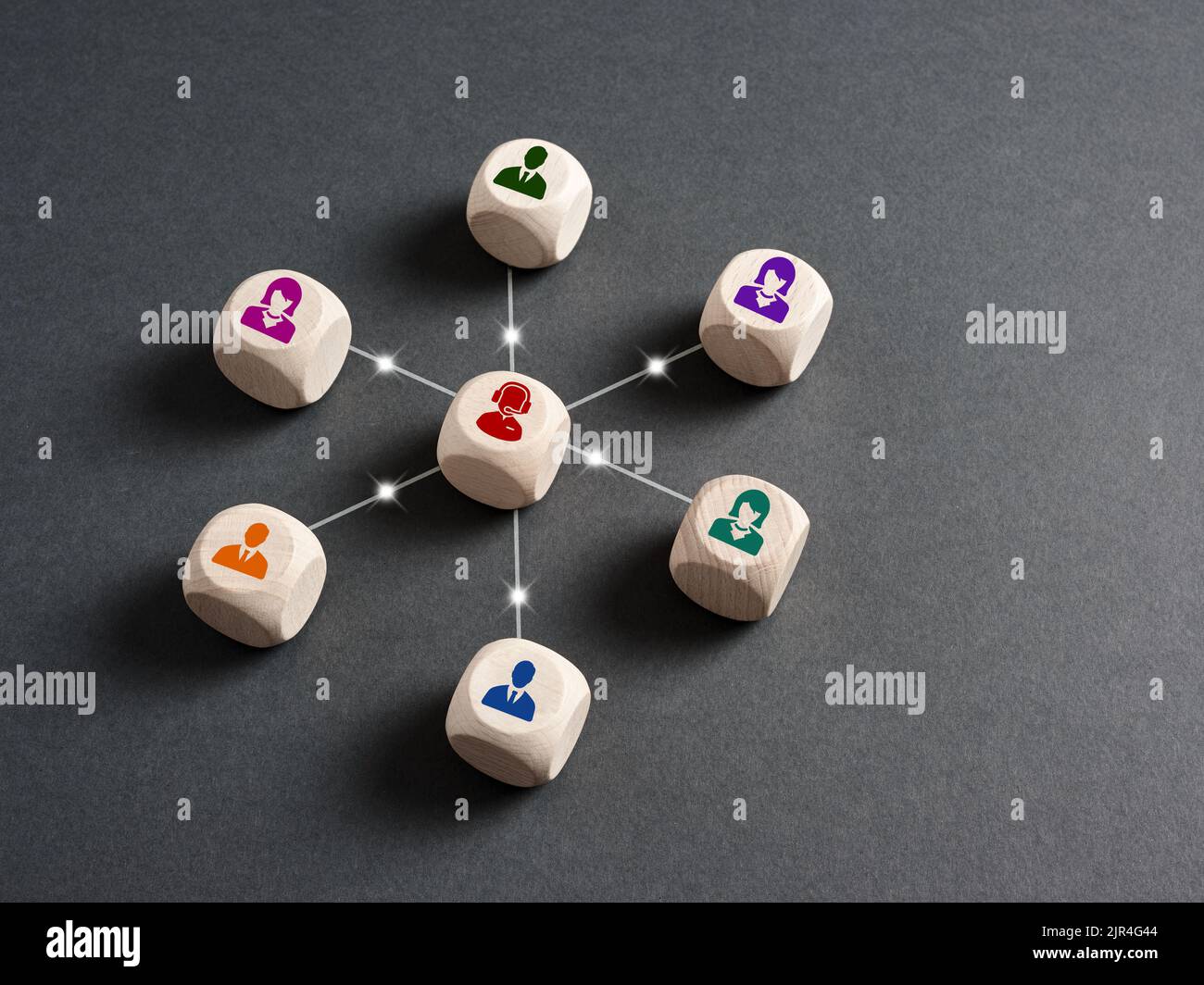 Il rappresentante del cliente si collega con i clienti. Assistenza clienti online, servizio di assistenza telefonica o concetti di telemarketing aziendale. Foto Stock