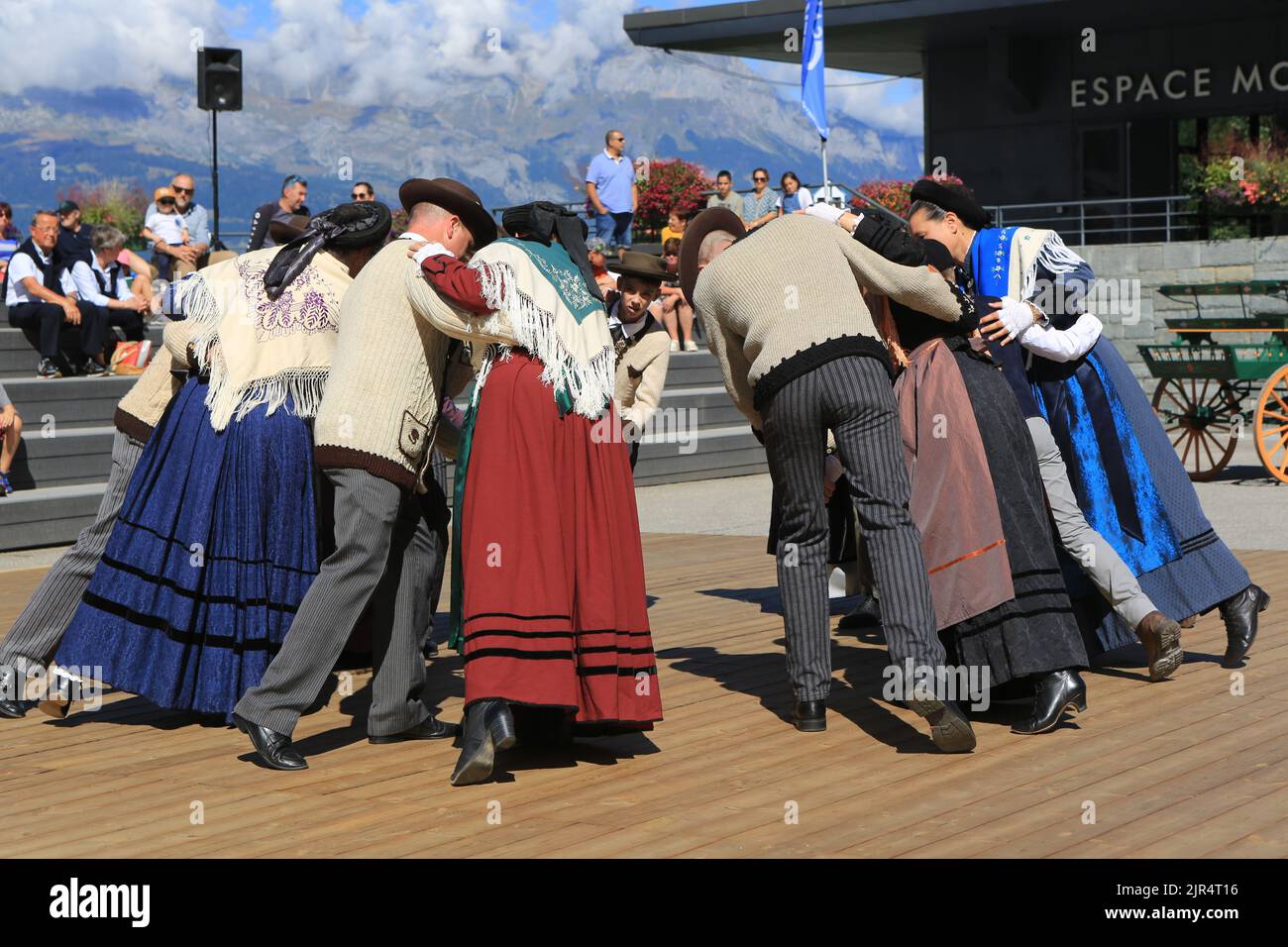 La Rioule. Danses folkloriques. Groupes folkloriques du Pays de Savoie. Espace Marie-Paradis. Saint-Gervais-les-Bains. Alta Savoia. Francia. Foto Stock