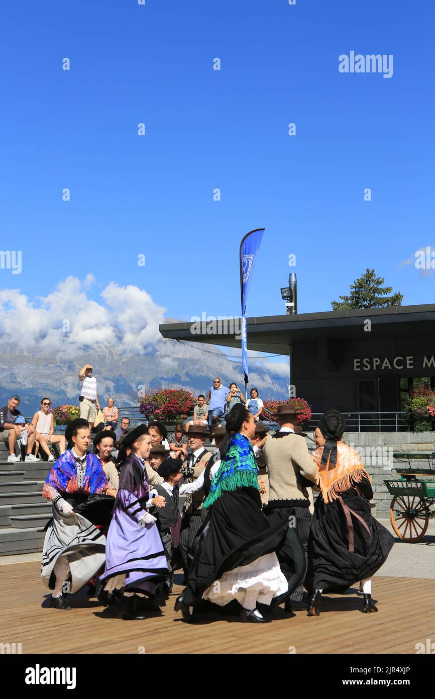 La Rioule. Danses folkloriques. Groupes folkloriques du Pays de Savoie. Espace Marie-Paradis. Saint-Gervais-les-Bains. Alta Savoia. Francia. Foto Stock