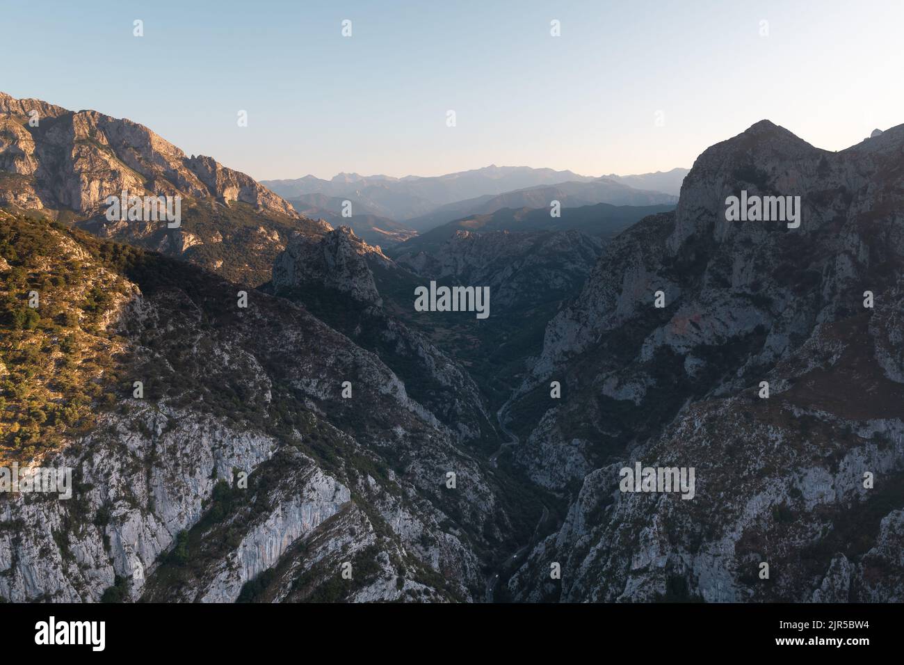 Gola di la Hermida dal punto panoramico di Santa Catalina, Cantabria in Spagna Foto Stock