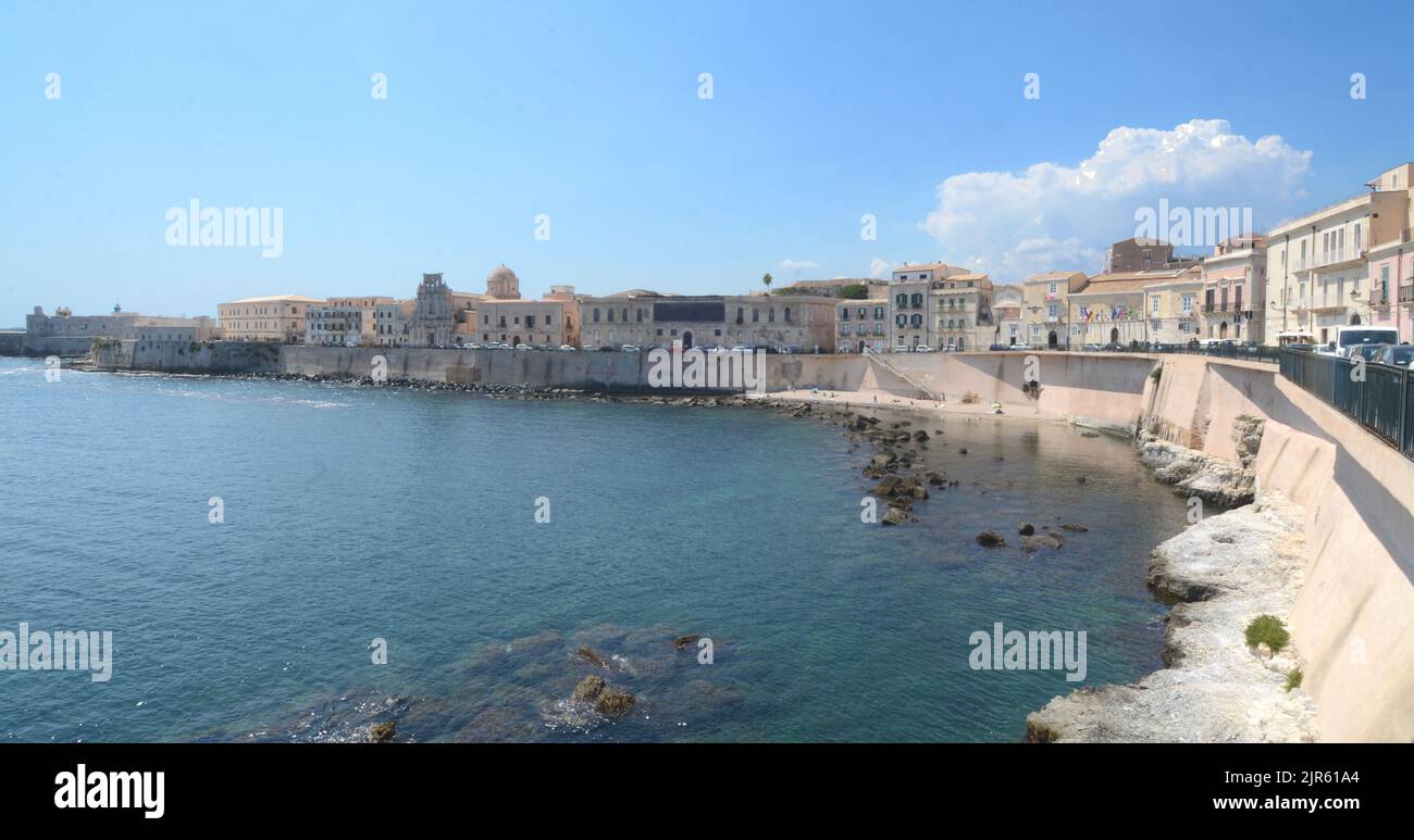 Siracusa è una città della Sicilia dove nacque Archimede. È conosciuta per le rovine dell'antichità. Foto Stock