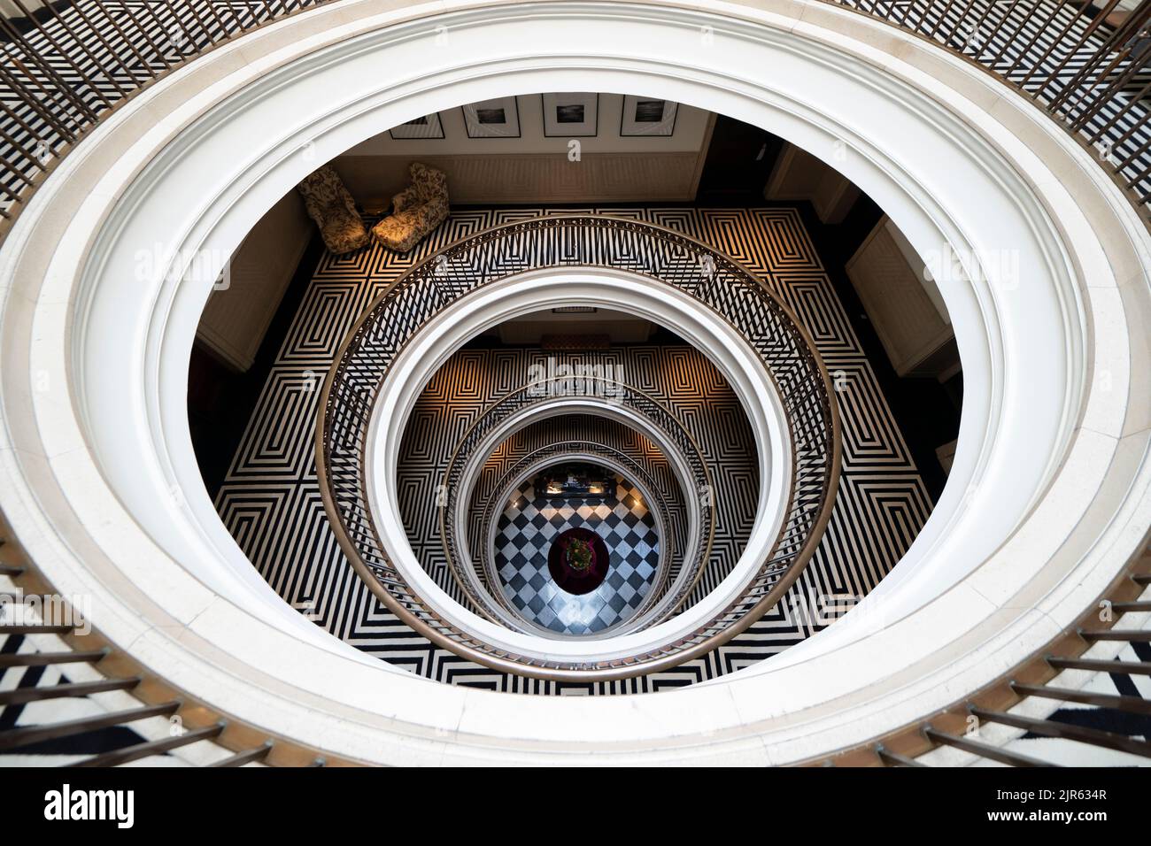 Scala interna al Cheval The Edinburgh Grand a Edimburgo, Scozia, Regno Unito Foto Stock