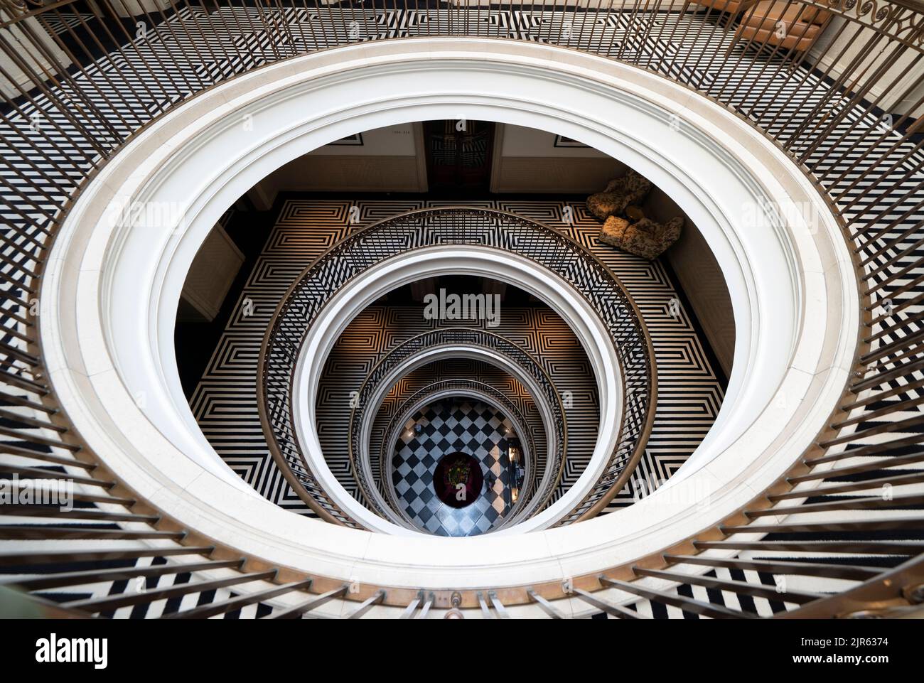 Scala interna al Cheval The Edinburgh Grand a Edimburgo, Scozia, Regno Unito Foto Stock