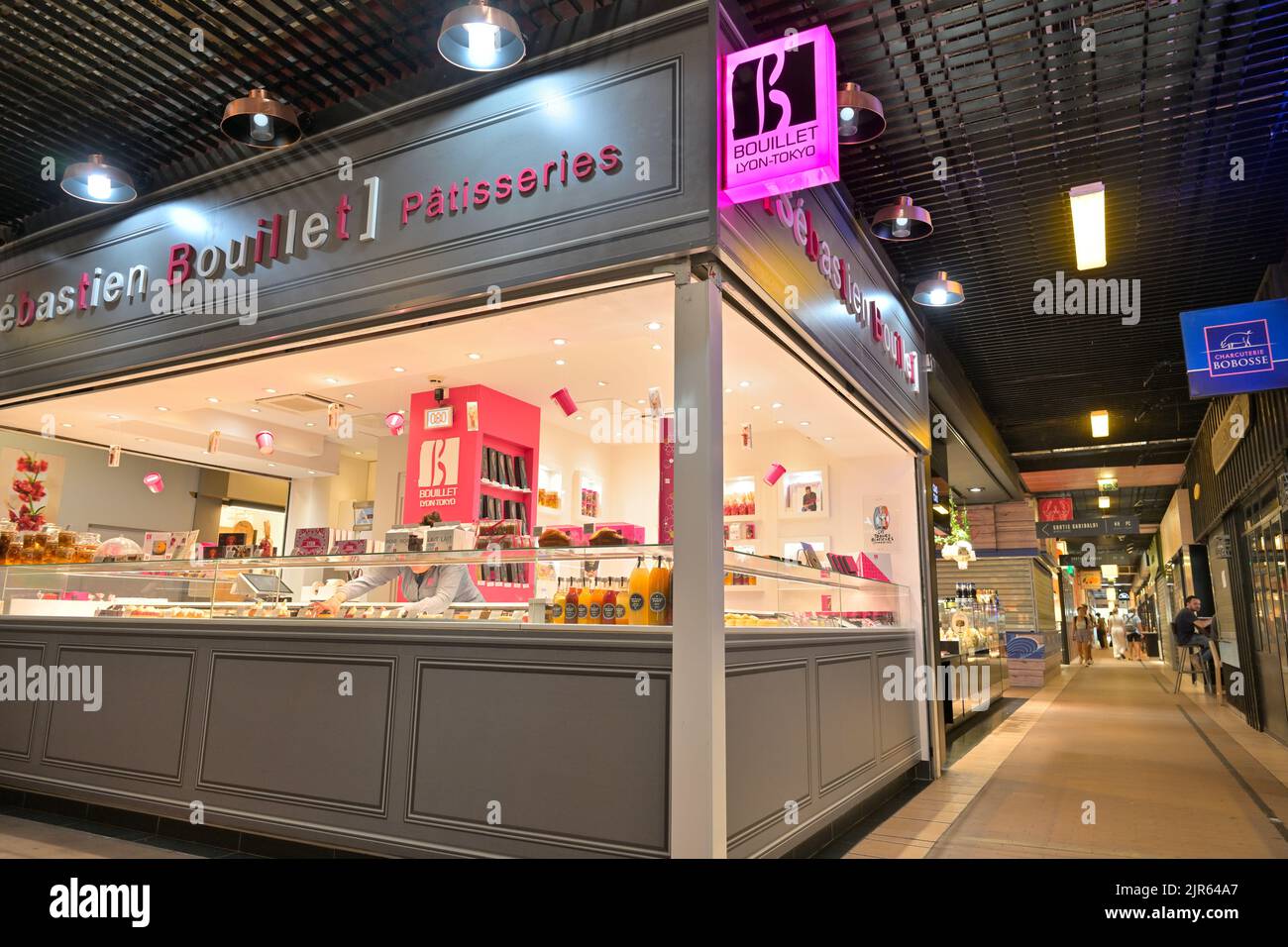 Pasticceria Sebastien Bouillet a Les Halles de Lyon Paul Bocuse - un paradiso alimentare, Lione FR Foto Stock