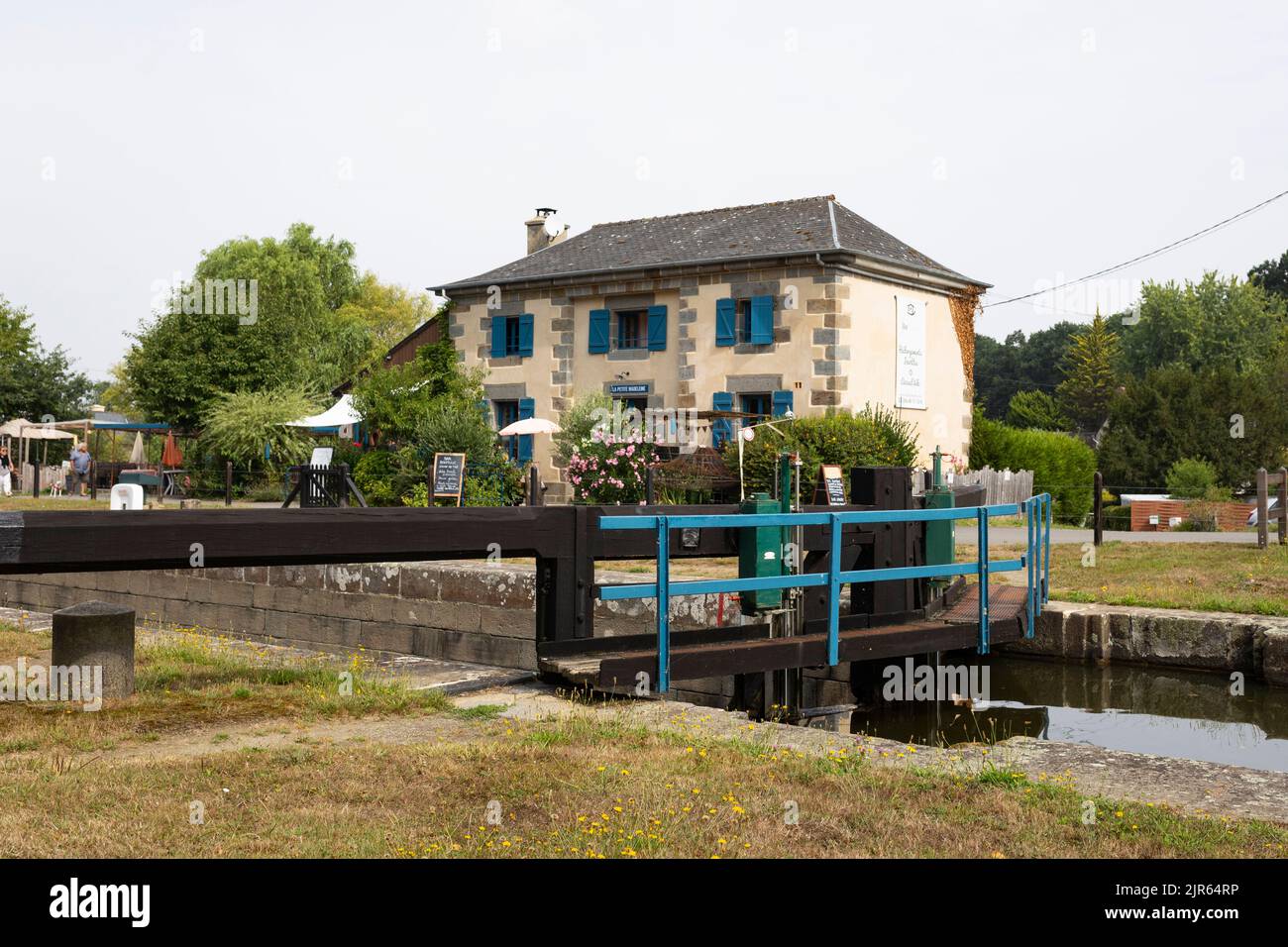 Attrazione turistica alle chiuse del canale Hédé-Bazouges, bretagna, francia Foto Stock
