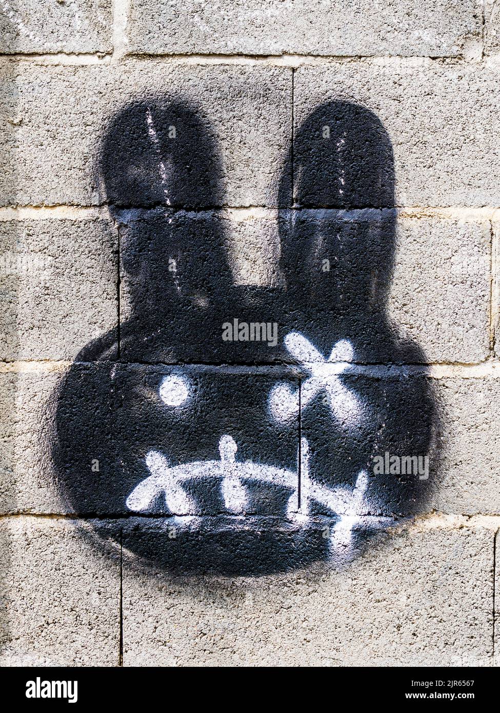 Vernice spray coniglio tag / Illustrazione su parete - Limoges, Haute-Vienne (87), Francia. Foto Stock