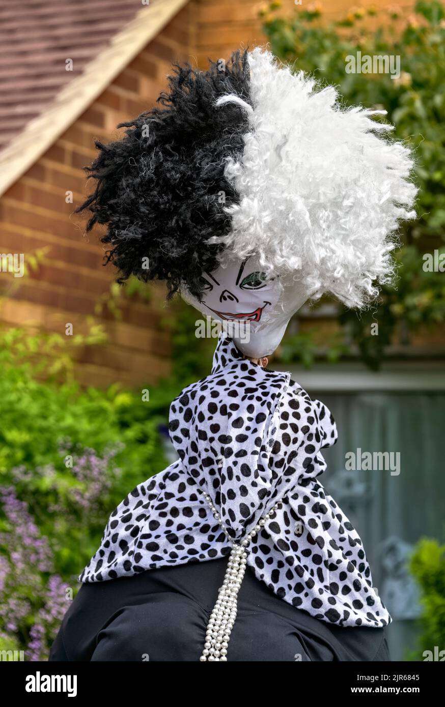 Flamstead Scarecrow Festival 2022 - primo piano Cruella de Vil Foto Stock