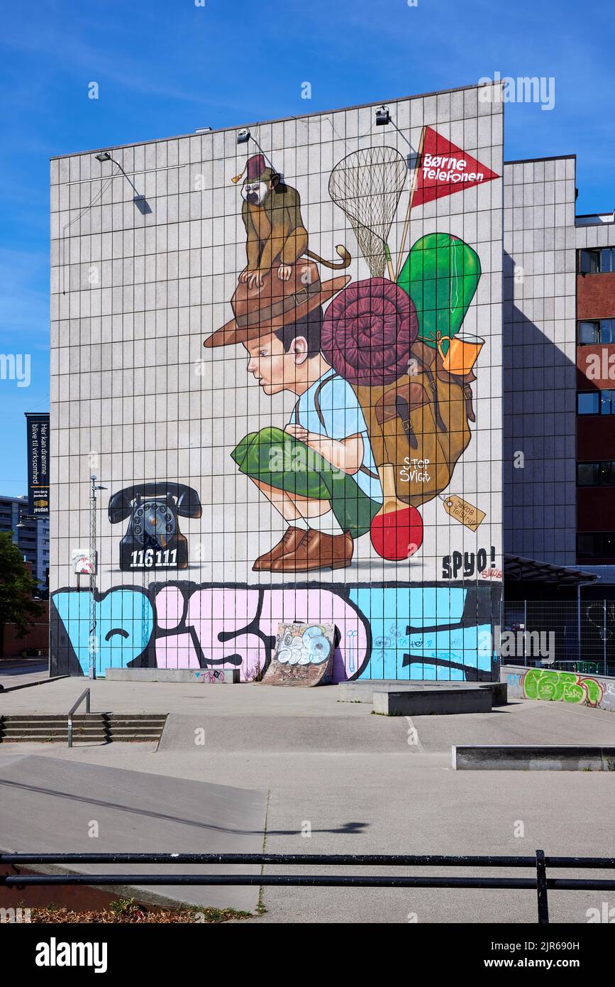 BørneTelefonen (helpline danese per bambini), murale a Copenaghen, Danimarca Foto Stock