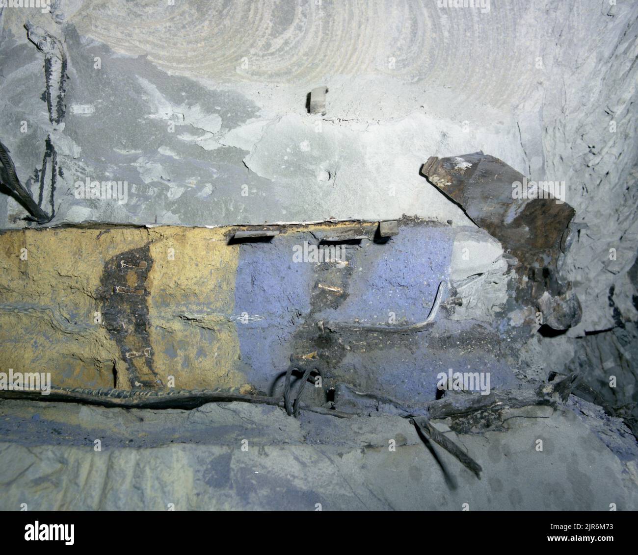 A88194 U12G TEST DINAMICO POST-MINIERA DI BOIACCA CARL SMITH (INGEGNERE DI PROGETTO) JAN 12 88 EG&G/NTS PHOTO LAB DATA DI PUBBLICAZIONE: 1/12/1988 TEST DINAMICO DI BOIACCA; EDGERTON, GERMESHAUSEN & GRIER; EG&G; APPARECCHIATURA; ATTREZZATURE E STRUMENTI; STRUMENTI E ATTREZZATURE; NEVADA; NEVADA; NEVADA TEST SITE; NTS; TECNOLOGIA DELL'ENERGIA NUCLEARE; TEST NUCLEARI; TEST NUCLEARI; POST-MINIERA INDIETRO; ROCCE; ROCCE (VARIE); SITI DI PROVA; UGT; SOTTOSUOLO; PROVE SOTTERRANEE; U12G POST MIO INDIETRO immagini storiche. 1972 - 2012. Dipartimento di energia. Amministrazione nazionale della sicurezza nucleare. Fotografie relative al test delle armi nucleari Foto Stock