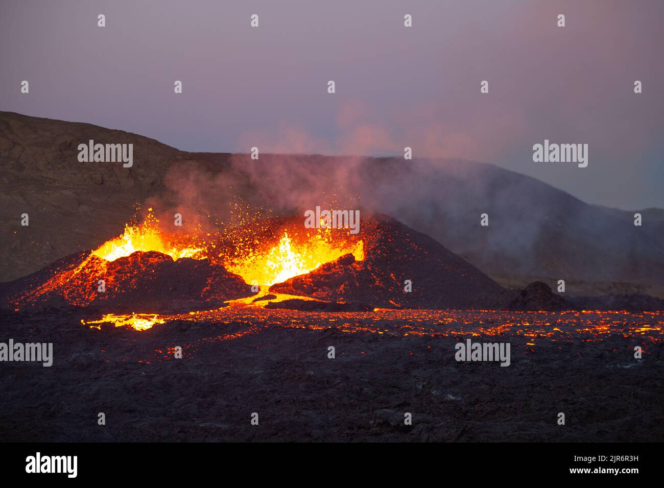 Eruzione del vulcano Meradalir, Penisola di Reykjanes, Islanda, agosto 2022 Foto Stock