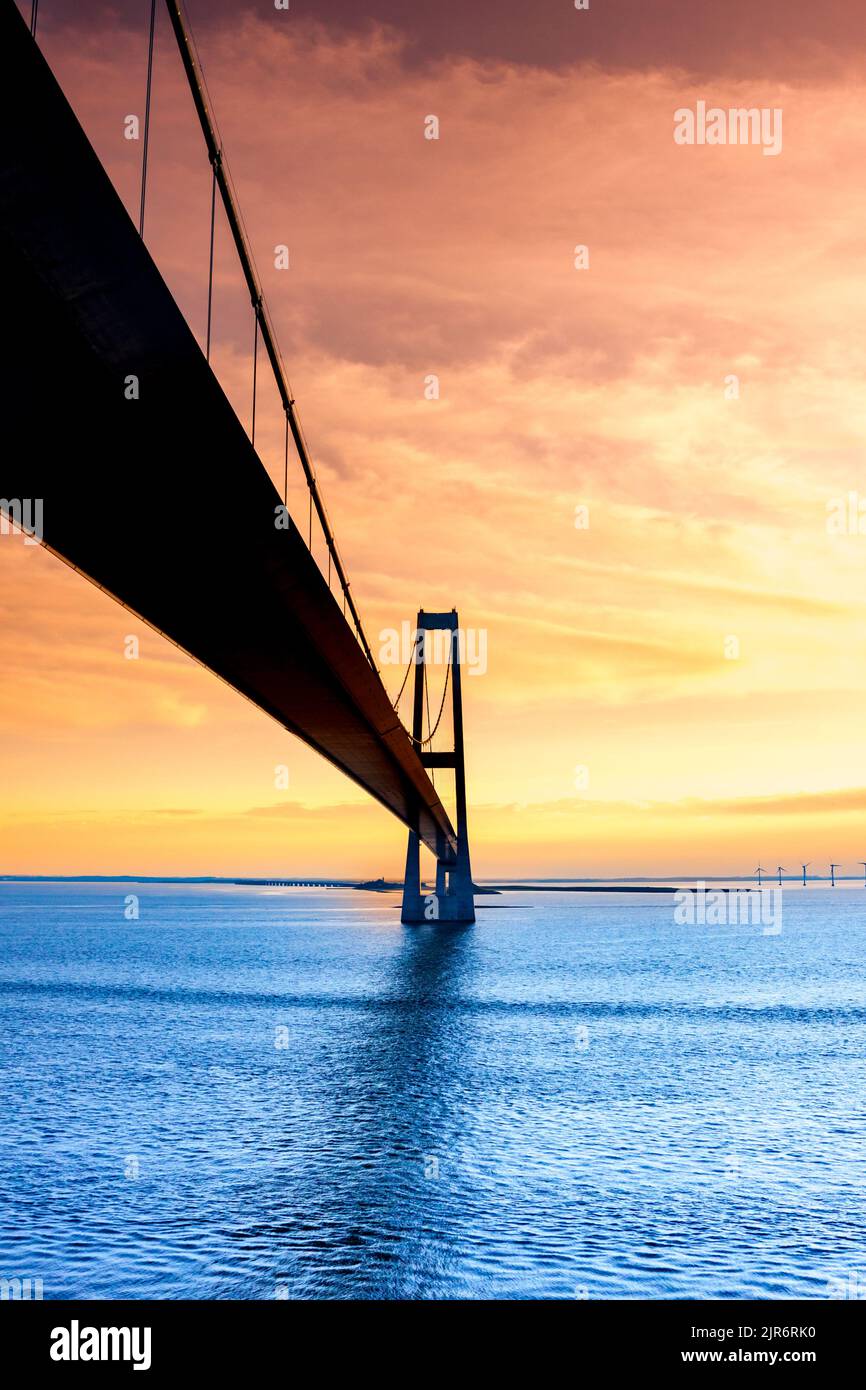 Great Belt Suspension Bridge a Sunset, Danimarca Foto Stock