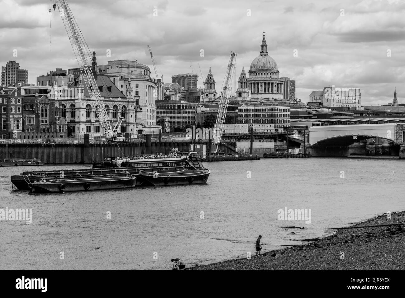 Londra lungo il Tamigi Foto Stock