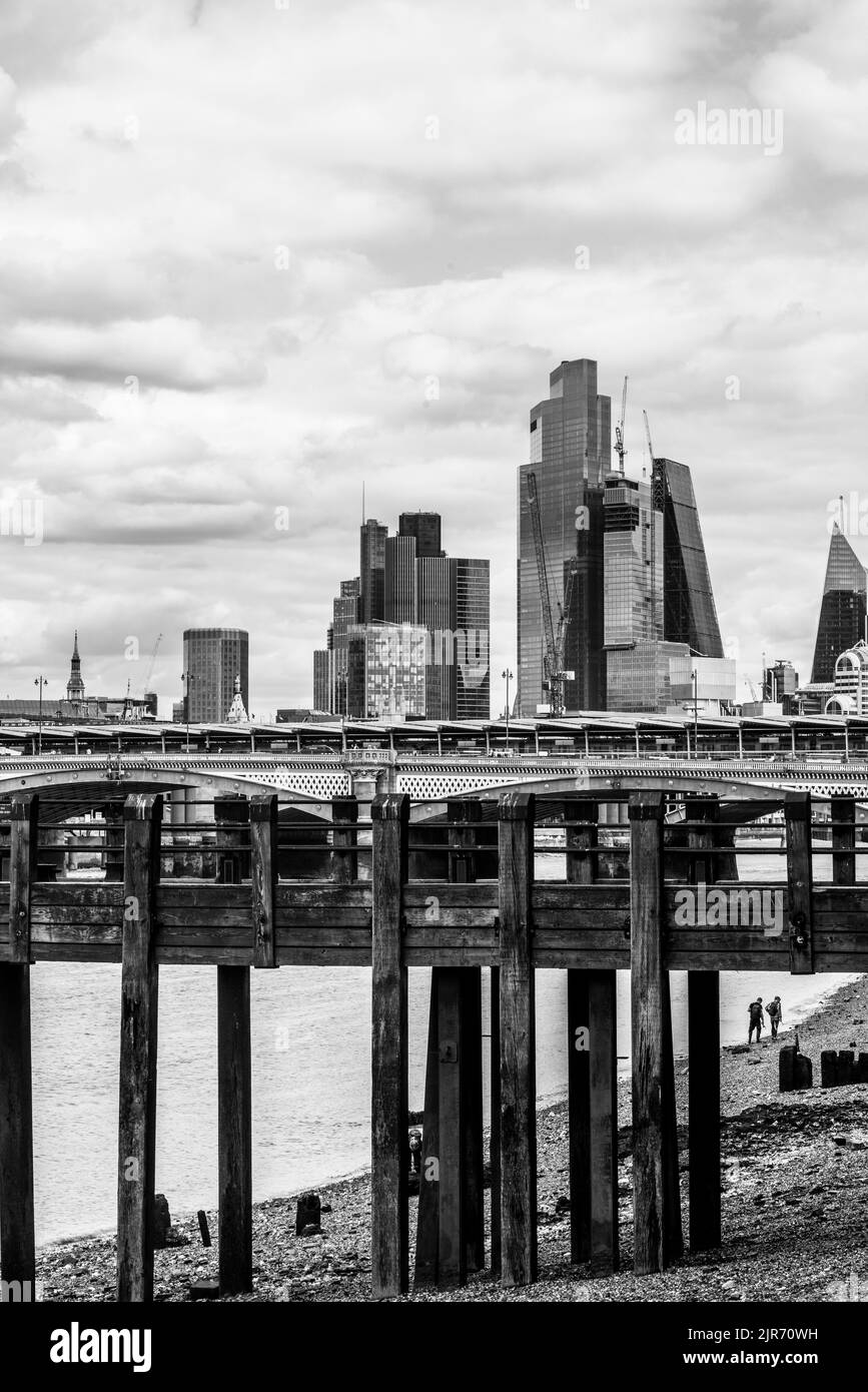 Londra lungo il Tamigi Foto Stock