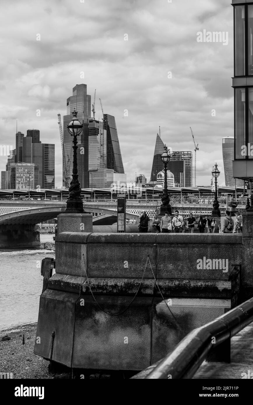 Londra lungo il Tamigi Foto Stock