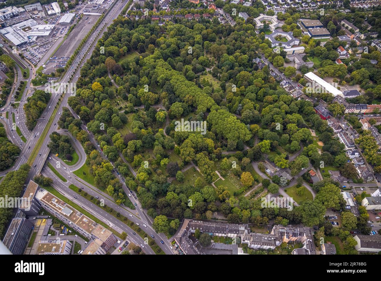 Veduta aerea, cimitero sud-ovest nel distretto Westfalenhalle a Dortmund, zona Ruhr, Renania settentrionale-Vestfalia, Germania, luogo di sepoltura, DE, Dortmund, UE Foto Stock