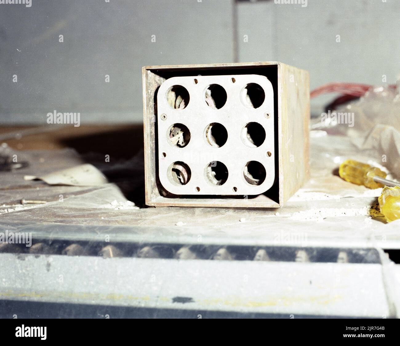 MCMURTRY (PROJECT ENGINEER) MAR 15 84 EG&G/NTS PHOTO LAB PUBLICATION DATE: 3/A840424 U12T 15/1984 EDGERTON, GERMESHAUSEN & GRIER; EG&G; APPARECCHIATURE; APPARECCHIATURE E STRUMENTI; RECUPERO DI ESPERIMENTI; STRUMENTI; STRUMENTI E ATTREZZATURE; MITO MIDAS; NEVADA; SITO DI PROVA DEL NEVADA; NTS; TECNOLOGIA DELL'ENERGIA NUCLEARE; TEST NUCLEARI; TEST NUCLEARI; SITI DI TEST; UGT; TEST SOTTERRANEI; U12T IMMAGINI STORICHE RIC DEL MITO-ESPERIMENTO MIDAS. 1972 - 2012. Dipartimento di energia. Amministrazione nazionale della sicurezza nucleare. Fotografie relative al test delle armi nucleari al test del Nevada Foto Stock