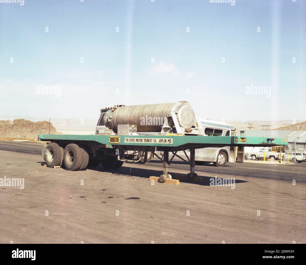 A761435 BOMBA PER ARMI NON EVENTO MAGNUSON(PROJECT ENGINEER) NOV 10 76EG&G/NTS PHOTO LAB DATA DI PUBBLICAZIONE: 11/10/1976 BOMBE; EDGERTON, GERMESHAUSEN & GRIER; EG&G; NEVADA; SITO DI PROVA DEL NEVADA; NTS; TECNOLOGIA DELL'ENERGIA NUCLEARE; SITI DI PROVA; BOTTE DI ARMI; PARTI DI ARMI; ARMI, STRUMENTI SMUSSATI immagini storiche. 1972 - 2012. Dipartimento di energia. Amministrazione nazionale della sicurezza nucleare. Fotografie relative al test delle armi nucleari presso il sito di test del Nevada. Foto Stock