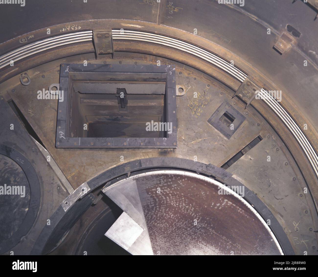 A760492 U12N POSSENTE APERATURA A DISPERSIONE EPIC PALMER NELSON (INGEGNERE DI PROGETTO) APR 6 76 EG&G/NTS PHOTO LAB DATA DI PUBBLICAZIONE: 4/6/1976 EDGERTON, GERMESHAUSEN & GRIER; EG&G; APPARECCHIATURE E STRUMENTI; STRUMENTI E ATTREZZATURE; POTENTE EPIC; NELSON, PALMER; TUBI PER GENERATORI DI NEUTRONI; NEVADA; SITO DI PROVA DEL NEVADA; NTS; TECNOLOGIA DELL'ENERGIA NUCLEARE; TEST NUCLEARI; TEST NUCLEARI; APERTURA DI DIFFUSIONE; SITI DI TEST; GALLERIE; UGT; SOTTERRANEI; PROVE SOTTERRANEE; POSSENTI IMMAGINI STORICHE DELL'APERATURA EPIC-SCATTER. 1972 - 2012. Dipartimento di energia. Amministrazione nazionale della sicurezza nucleare. Fotografie relative al nucleare Foto Stock